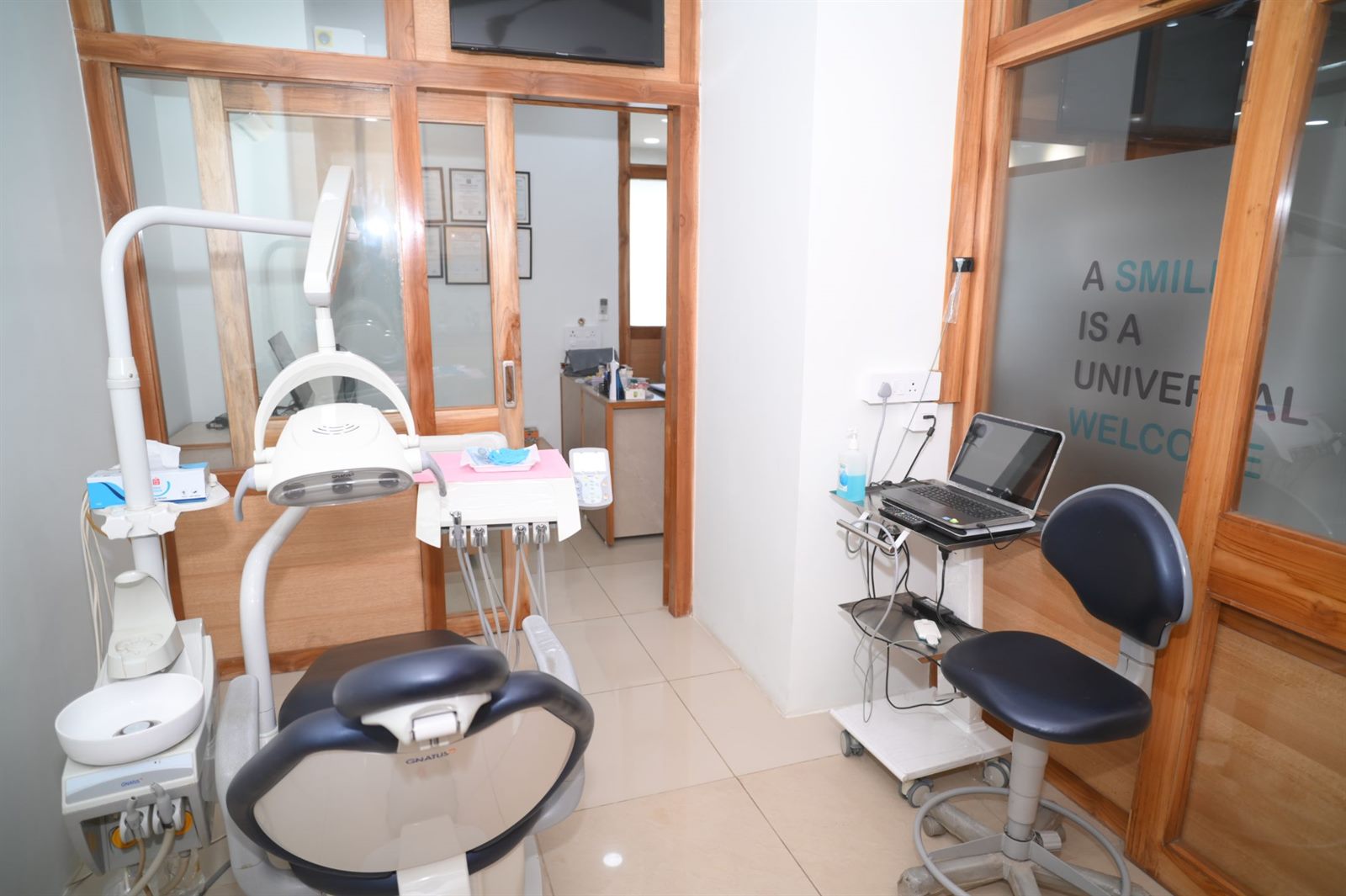Family Dental Clinic Shela Ahmedabad - clinic photo 5